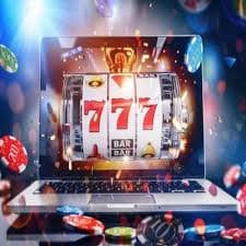 Tampilan aplikasi koytoto di layar smartphone Android menampilkan lobby meja live-dealer